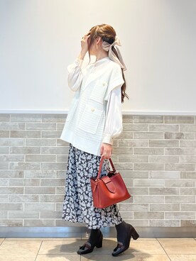 「花柄」｜「アイテム（PC・スマホグッズ/家電）」を使った、Wendyさん（レディース・162cm）の秋コーディネート