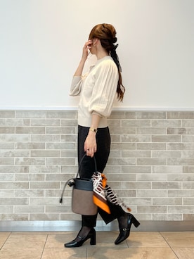 「オフィスカジュアル」｜「アイテム（PC・スマホグッズ/家電）」を使った、Wendyさん（レディース・162cm）の秋コーディネート