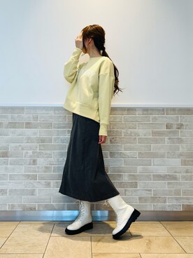 「レースアップシューズ」｜「アイテム（PC・スマホグッズ/家電）」を使った、Wendyさん（レディース・162cm）の冬コーディネート