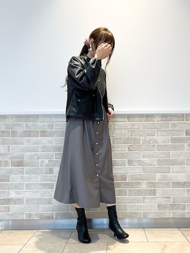「フェイクレザー」｜「アイテム（PC・スマホグッズ/家電）」を使った、Wendyさん（レディース・162cm）の秋コーディネート
