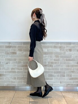 「オフィスカジュアル」｜「アイテム（PC・スマホグッズ/家電）」を使った、Wendyさん（レディース・162cm）の秋コーディネート