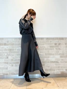 「グレー」｜「アイテム（PC・スマホグッズ/家電）」を使った、Wendyさん（レディース・162cm）の秋コーディネート