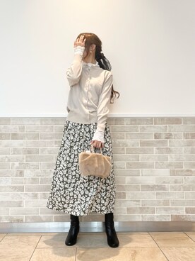 「花柄」｜「アイテム（PC・スマホグッズ/家電）」を使った、Wendyさん（レディース・162cm）の秋コーディネート