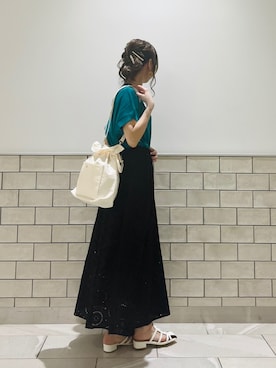 「巾着バッグ」｜「アイテム（PC・スマホグッズ/家電）」を使った、Wendyさん（レディース・162cm）の春コーディネート