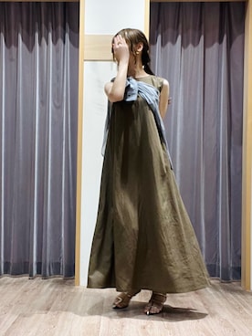 「たすき掛け」｜「アイテム（PC・スマホグッズ/家電）」を使った、Wendyさん（レディース・162cm）の夏コーディネート
