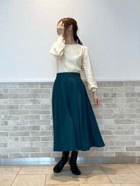 「Vネック」｜「アイテム（PC・スマホグッズ/家電）」を使った、Wendyさん（レディース・162cm）の秋コーディネート