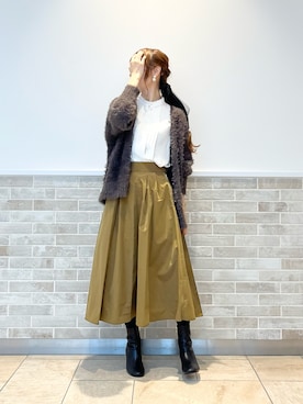 「ニットカーディガン」｜「アイテム（PC・スマホグッズ/家電）」を使った、Wendyさん（レディース・162cm）の秋コーディネート