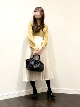「後ろ姿」｜「アイテム（PC・スマホグッズ/家電）」を使った、Wendyさん（レディース・162cm）の秋コーディネート