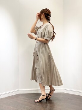 「プリーツ」｜「アイテム（PC・スマホグッズ/家電）」を使った、Wendyさん（レディース・162cm）の春コーディネート