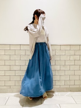 「グレー」｜「アイテム（PC・スマホグッズ/家電）」を使った、Wendyさん（レディース・162cm）の夏コーディネート