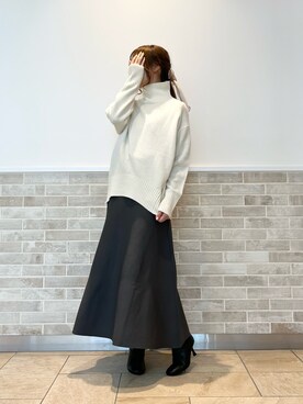 「ハイネックニット」｜「アイテム（PC・スマホグッズ/家電）」を使った、Wendyさん（レディース・162cm）の秋コーディネート