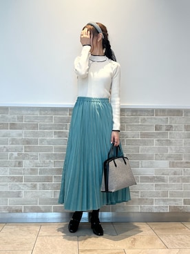 「アイテム（スマホグッズ）」を使った、Wendyさん（レディース・162cm）の秋コーディネート