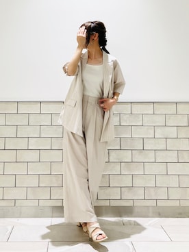 「オールホワイト」｜「アイテム（ノーカラージャケット）」を使った、Wendyさん（レディース・162cm）の夏コーディネート