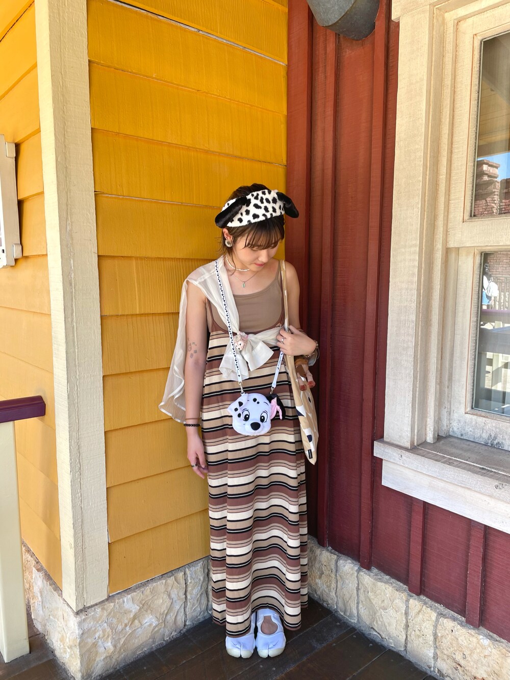 「ootd、disney、Disneyland、休閒、夏」｜「BEAMS BOYのアイテム（スカート、ブラウン系）」を使った、ruby𓅷さん（レディース・158cm）の秋コーディネートの1枚目の写真