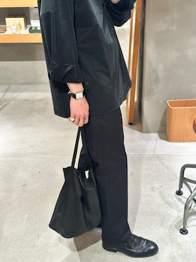 「URBAN RESEARCH（アーバンリサーチ）のWASHABLE CUPRO O/C SHIRTS（シャツ/ブラウス、ブラック系）」を使った、あべゆーきさん（メンズ・175cm）の春コーディネート