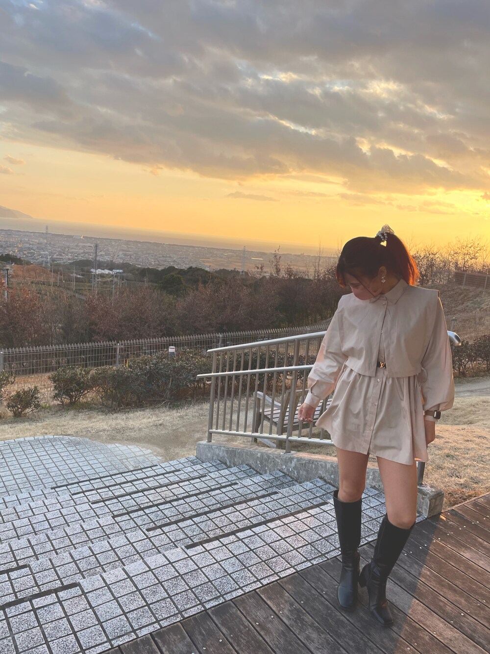 「春服、お花見コーデ、プチプラコーデ、ワンピース、ブーツ、ベージュ」｜「LOUIS VUITTONのアイテム（フォーマルスーツ/小物、ブラック系）」を使った、mimimi0502さん（レディース・160cm）の春コーディネートの1枚目の写真