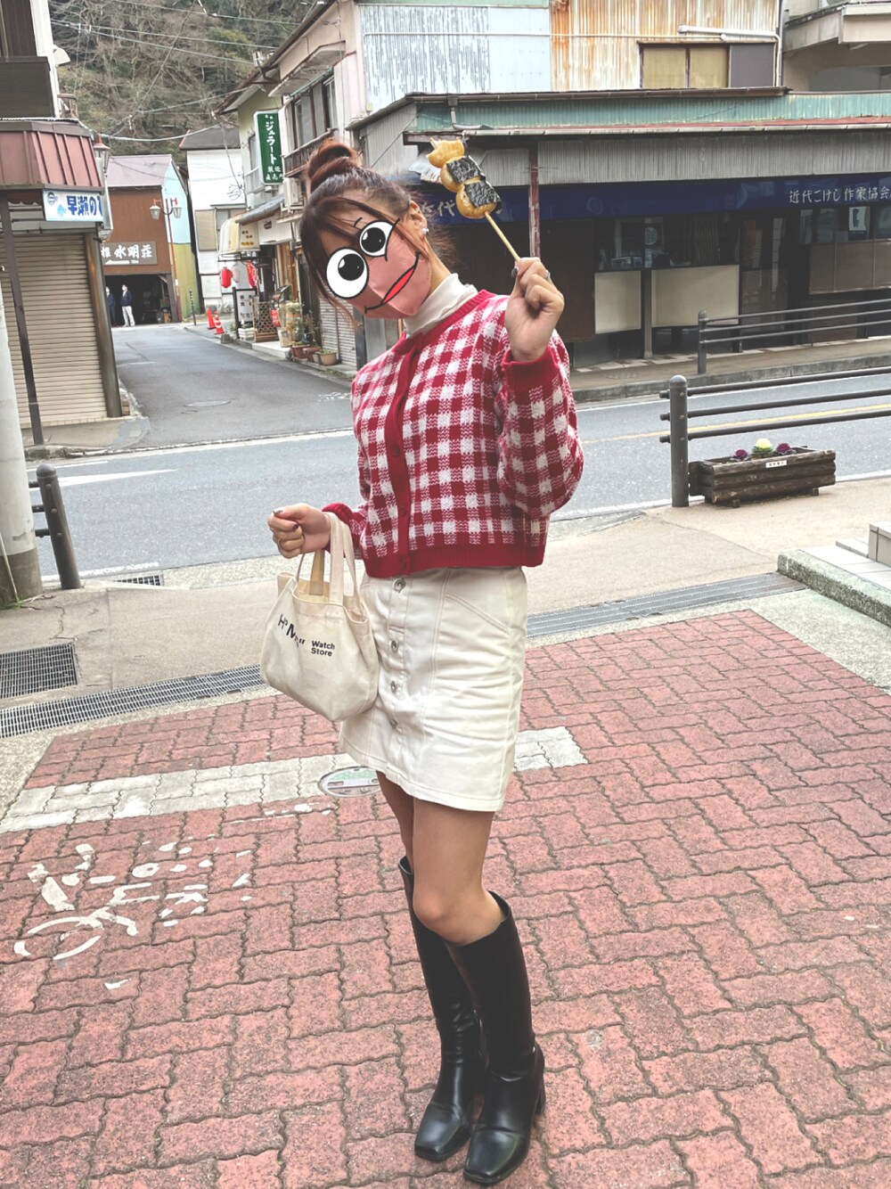 「春服、グレイル、スニーカー、ホワイト、ブーツ、チェック、フレンチガーリー」｜「GRLのアイテム（ジャケット/アウター、レッド系）」を使った、mimimi0502さん（レディース・160cm）の春コーディネートの1枚目の写真
