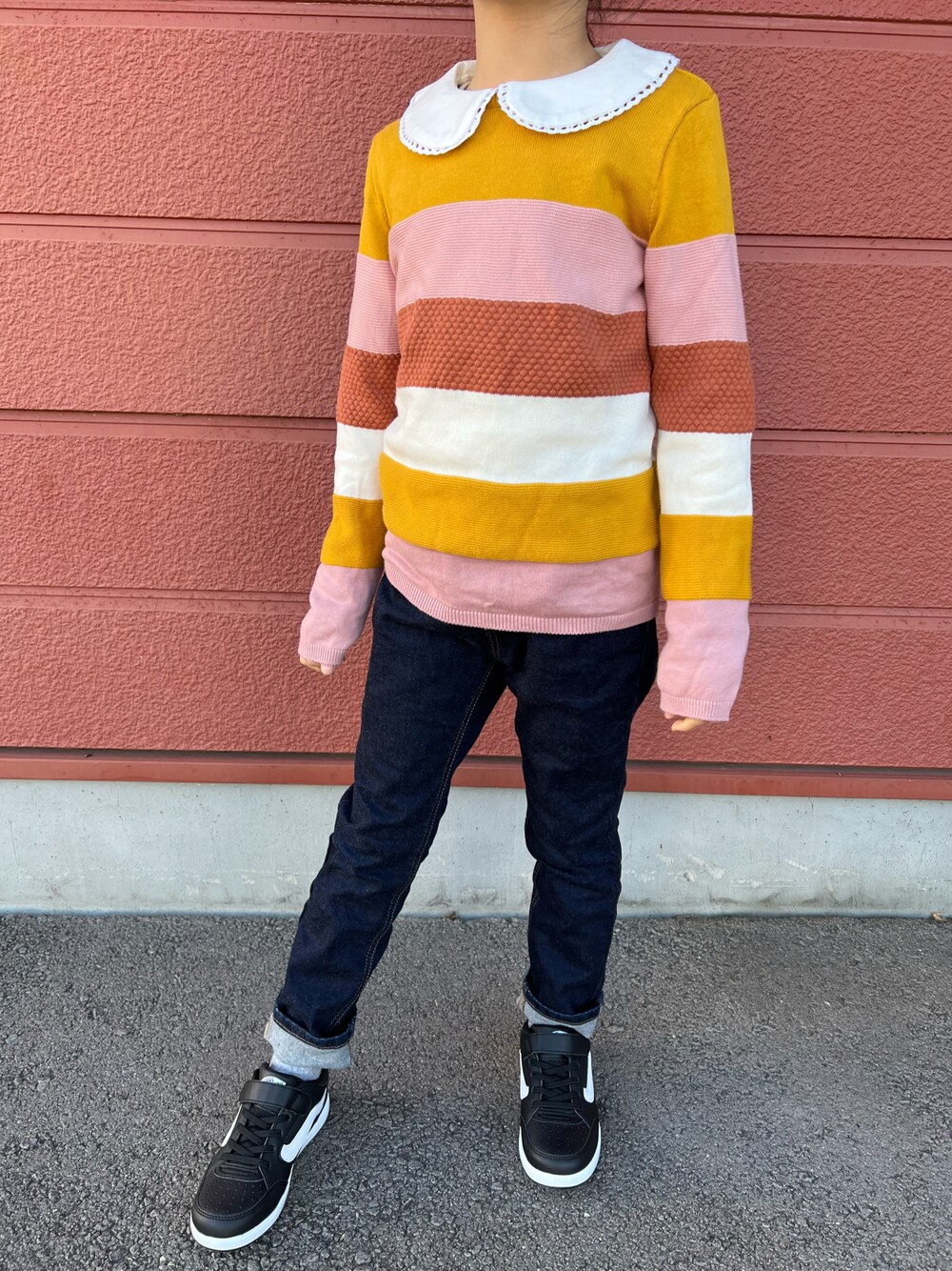 「キッズコーデ、レイヤードスタイル、ブラウス、カラーニット、デニム、スニーカー、ボーダー、EDWIN、Maison de Ravi、VANS、H&M、春コーデ、女の子、ブラック、ピンク」｜「Maison de Raviのアイテム（シャツ/ブラウス、ホワイト系）」を使った、Yu-&Ri-(多忙のため不定期投稿)さん（キッズ・120cm）の冬コーディネートの1枚目の写真