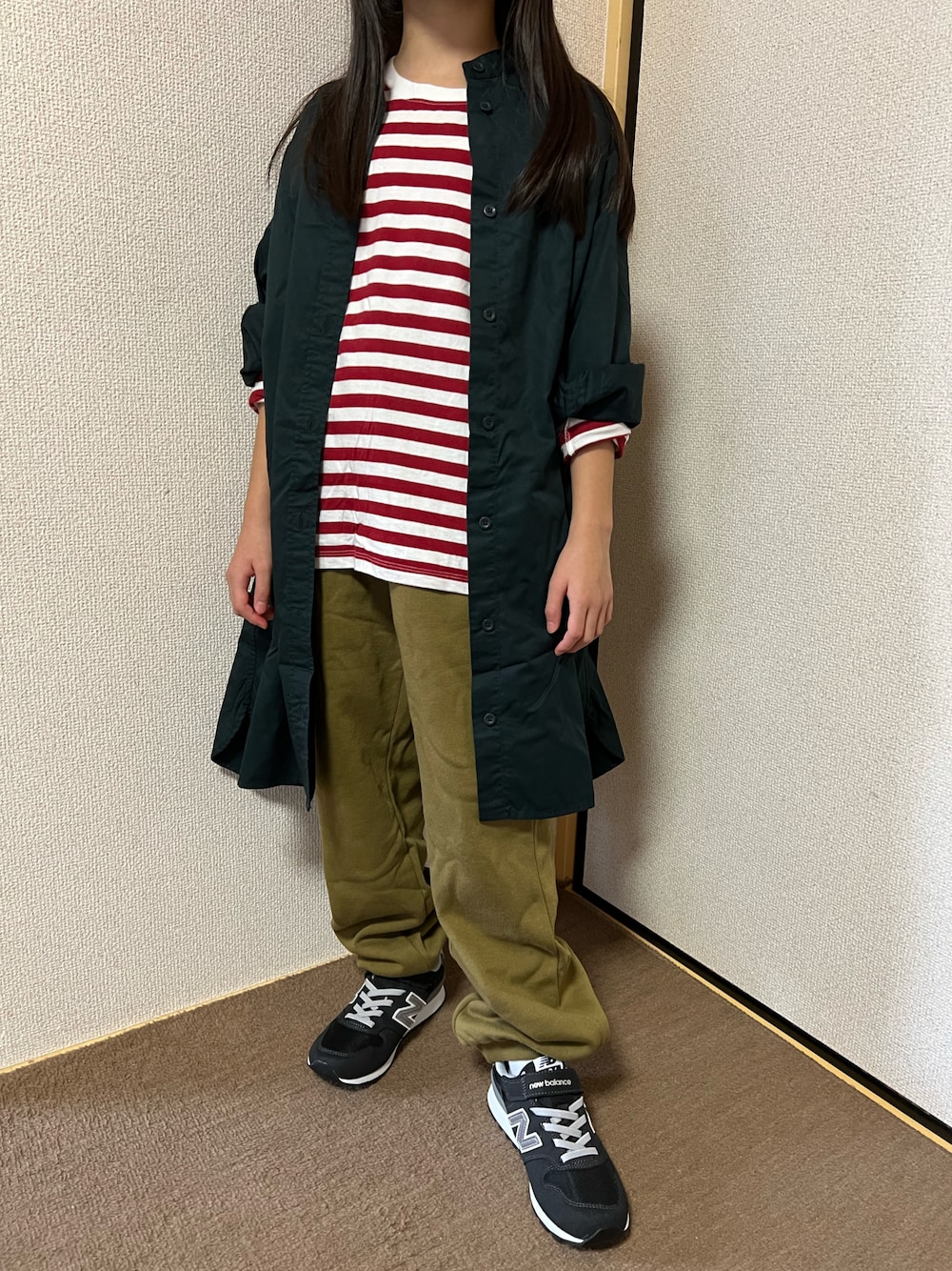 「キッズコーデ、女の子、カジュアル、ボーダー、ロンT、ワンピース、スウェットパンツ、スニーカー、秋コーデ、秋服準備はじめました、無印良品、UNIQLO、チャオパニックティピー(CIAOPANIC TYPY)、New Balance、ニューバランス」｜「無印良品のアイテム（Tシャツ/カットソー、その他）」を使った、Yu-&Ri-(多忙のため不定期投稿)さん（キッズ・124cm）の秋コーディネートの1枚目の写真