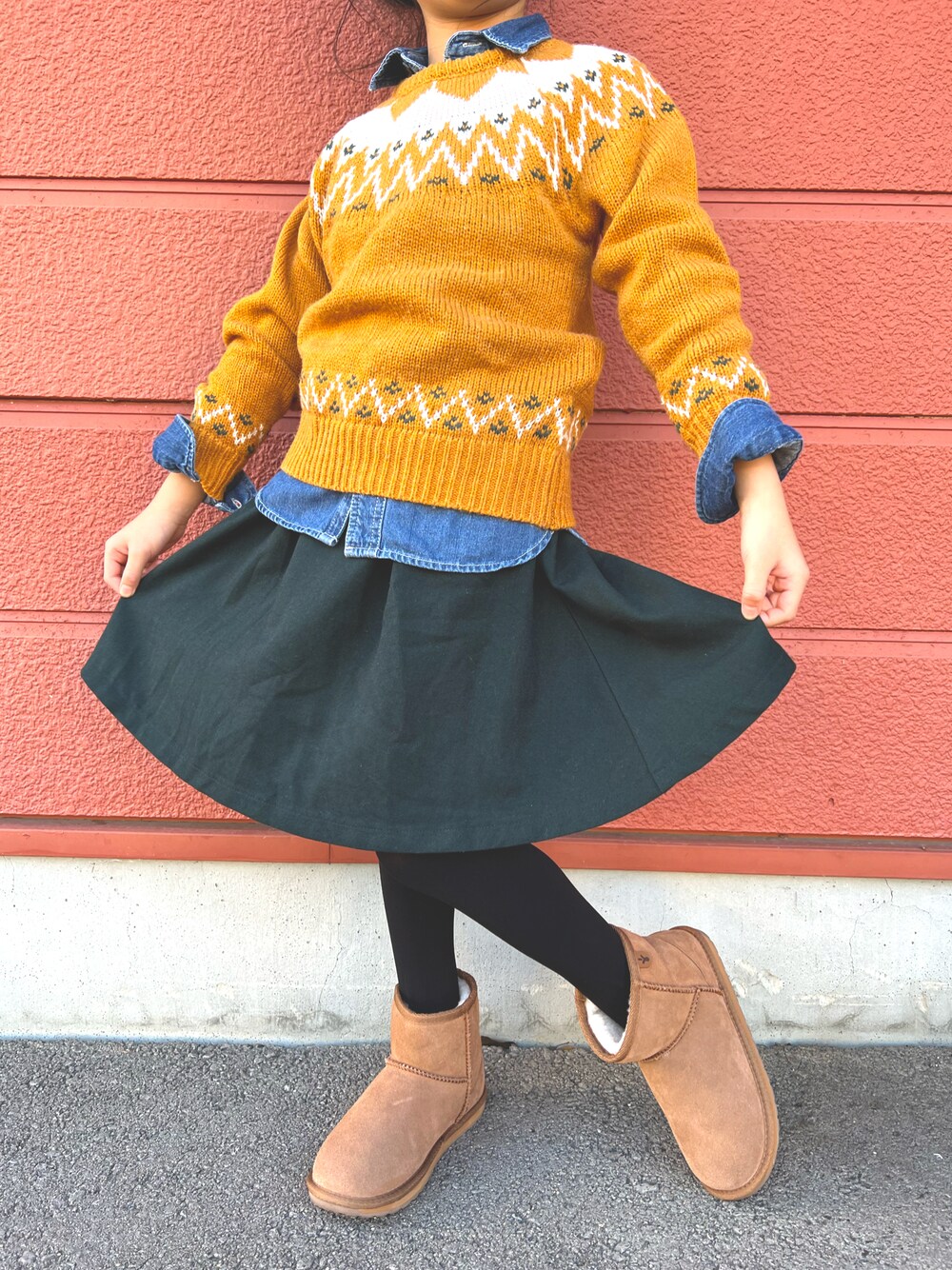 「今日のコーデ、女の子、女の子コーデ、冬コーデ、小学生、スカート、Right-on、GROBAL WORK、tutuanna、EMU Australia」｜「Right-onのアイテム（ニット/セーター、イエロー系）」を使った、Yu-&Ri-(多忙のため不定期投稿)さん（キッズ・120cm）の秋コーディネートの1枚目の写真