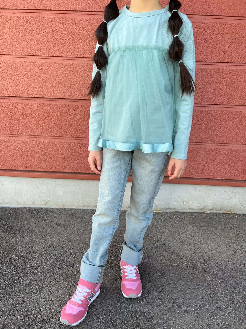 「キッズコーデ、春服みてみて、春コーデ、カジュアル、チュール、デニムパンツ、スニーカー、女の子、Maison de Ravi、GAP、New Balance、ミントグリーン、ピンク、ロールアップ、ガーリー」｜「Maison de Raviのアイテム（Tシャツ/カットソー、グリーン系）」を使った、Yu-&Ri-(多忙のため不定期投稿)さん（キッズ・120cm）の春コーディネートの1枚目の写真