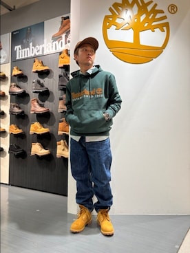 「アイテム（パーカー、グリーン系）」を使った、Timberlandなんばパークスさん（メンズ・163cm）の秋コーディネート
