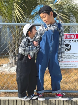 「チェック柄に恋してる」｜「アイテム（オールインワン・サロペット）」を使った、POKU✳︎さん（キッズ・120cm）の冬コーディネート