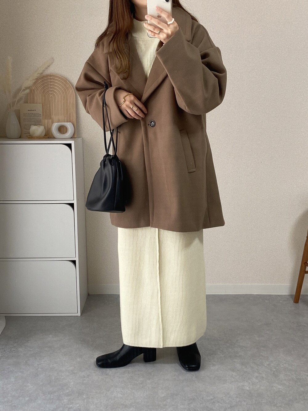 「ジャケット、セットアップ、シンプル、冬コーデ、オーバーサイズ、GU、プチプラ、大人コーデ、白ニット、大人女子、シンプルコーデ、ママコーデ、大人かわいい、オトナカジュアル、オトナ女子」｜「Per sist enceのPer sist ence/パーシエンス　ウールライク Wジャケット（その他アウター、ブラウン系）」を使った、kokoさん（レディース・158cm）の秋コーディネートの1枚目の写真