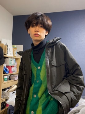 「アイテム（マウンテンパーカー）」を使った、シンノスケさん（メンズ・174cm）の冬コーディネート