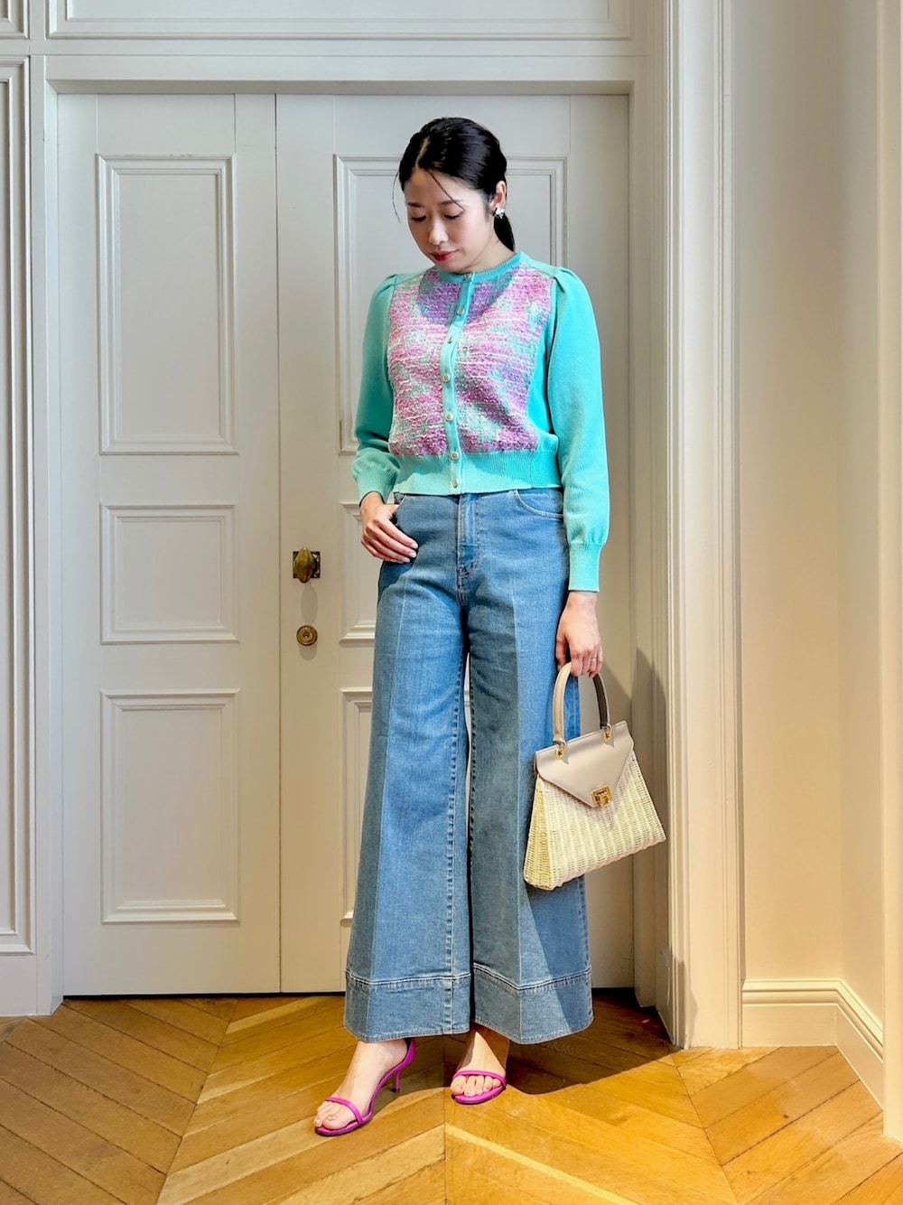 「冬を彩る色いろコーデ、ANAYI、アナイ(ANAYI)、ニット、休日スタイル、大人かわいい、カジュアルコーデ、オトナカジュアル、ツイード、カーディガン、骨格ストレート、ブルベ冬、高身長女子、denim、デニム」｜「ANAYIのツイードドッキングジャケット カーディガン（カーディガン/ボレロ、グリーン系）」を使った、Takahashi.mさん（レディース・168cm）の冬コーディネートの1枚目の写真
