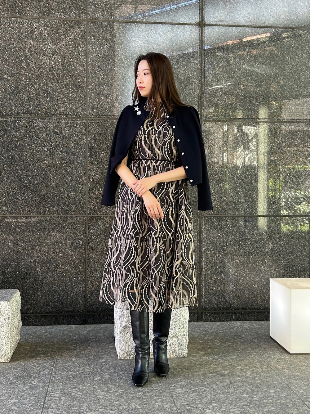 「ファッションを楽しもう、カーディガン、ワンピース、お出かけコーデ、ANAYI、アナイ(ANAYI)、キレイめ、刺繍、チュール、オケージョン、結婚式、デート、フォーマル、骨格ストレート、高身長女子」｜「ANAYIのメリノウールビジュー カーディガン（カーディガン/ボレロ、ブルー系）」を使った、Takahashi.mさん（レディース・168cm）の秋コーディネートの1枚目の写真