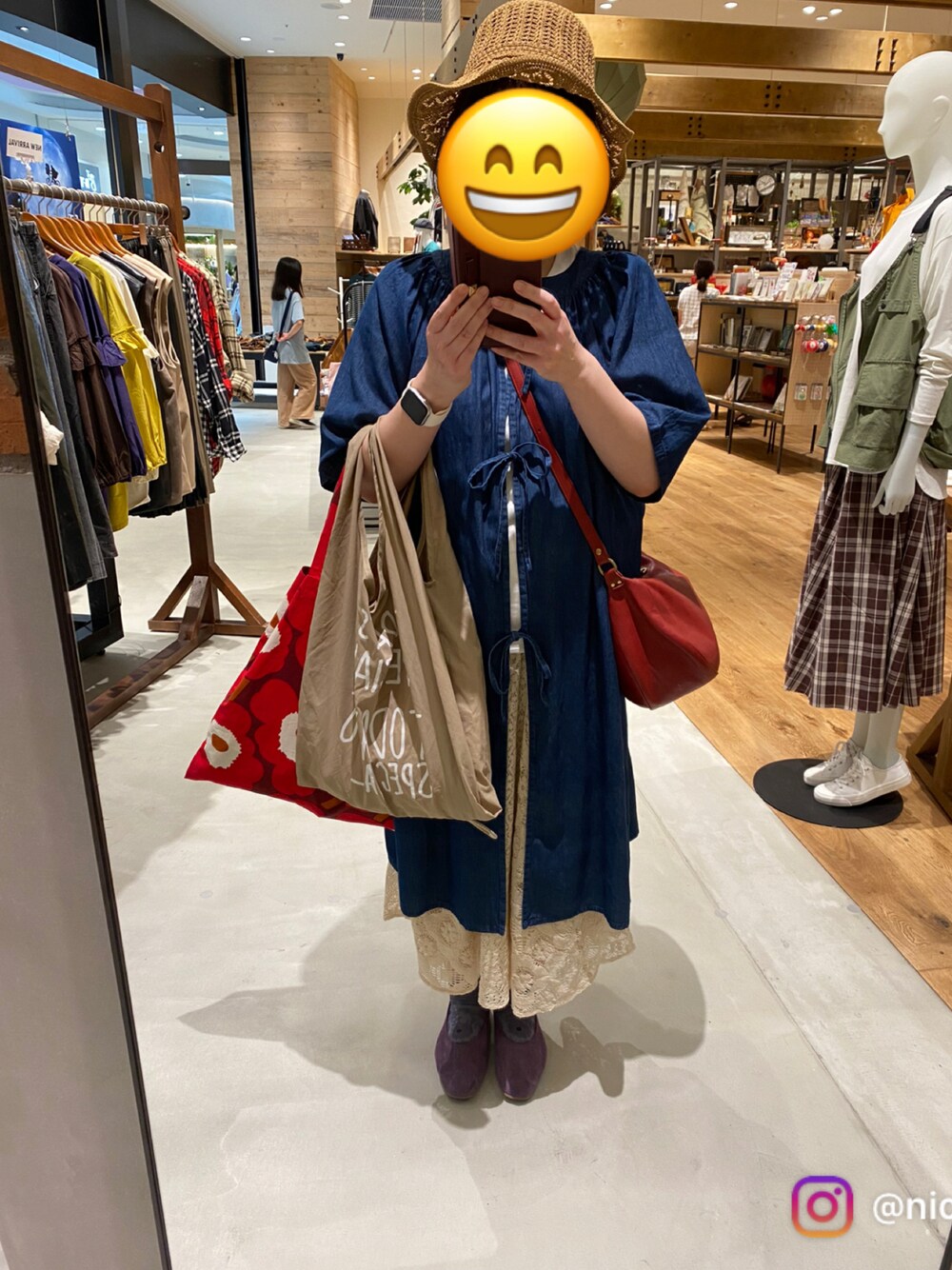 「バケットハット、ハット、パンプス、リボン、デニム、レース、高身長女子、オトナ女子」｜「studio CLIPのクロシェ編み風バケットハット（ハット、ベージュ系）」を使った、sakura2009sakuraさん（レディース・165cm）の秋コーディネートの1枚目の写真