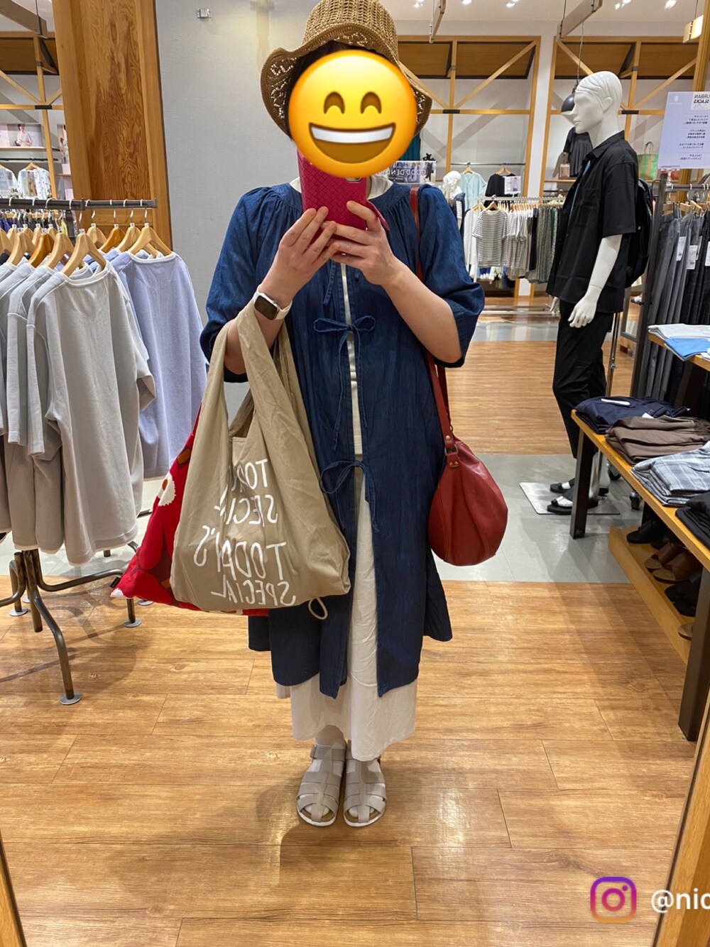 「バケハ、デニム、ワンピース、トートバッグ、Today's special、グルカサンダル、高身長女子、オトナ女子、ワイドパンツ」｜「studio CLIPのクロシェ編み風バケットハット（ハット、ベージュ系）」を使った、sakura2009sakuraさん（レディース・165cm）の夏コーディネートの1枚目の写真