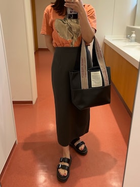 「UNIQLO（ユニクロ）のアイテム（スカート、グレー系）」を使った、.さん（レディース・155cm）の春コーディネート