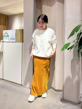 「ベロアスカート」｜「アイテム（アクセサリー）」を使った、OIZUMI_157cmさん（レディース・157cm）の秋コーディネート