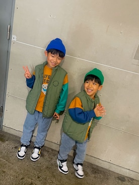 「アイテム（ダウンベスト）」を使った、minakana12さん（キッズ・100cm）の冬コーディネート