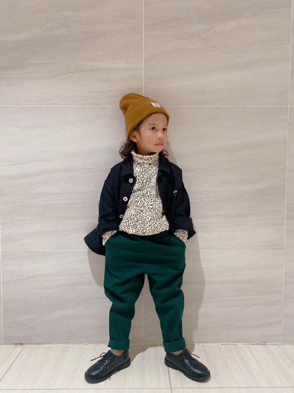 「kids、kidsootd、Cute、kidsfashion」｜「BRANSHESのアイテム（シューズ、ブラック系）」を使った、Pangetjedrさん（メンズ・110cm）の冬コーディネートの1枚目の写真
