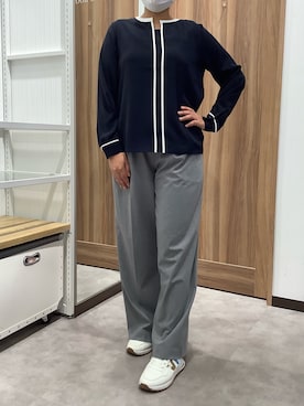 「TOKYO SHIRTS（トウキョウシャツ）のマットジョーゼット 配色 キーネック ブラウス 長袖 レディースデザインシャツ（シャツ/ブラウス、ブルー系）」を使った、TOKYO SHIRTS 成田イオンモール店さん（レディース・156cm）の秋コーディネート