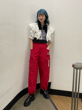 「アイテム（カーゴパンツ、レッド系）」を使った、MIYUさん（レディース・168cm）の春コーディネート