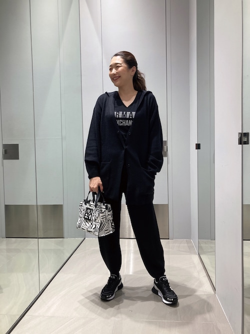 ジョルジオアルマーニ　バッグ Small Pebbled Leather Handbag by Giorgio Armani at THE MILE