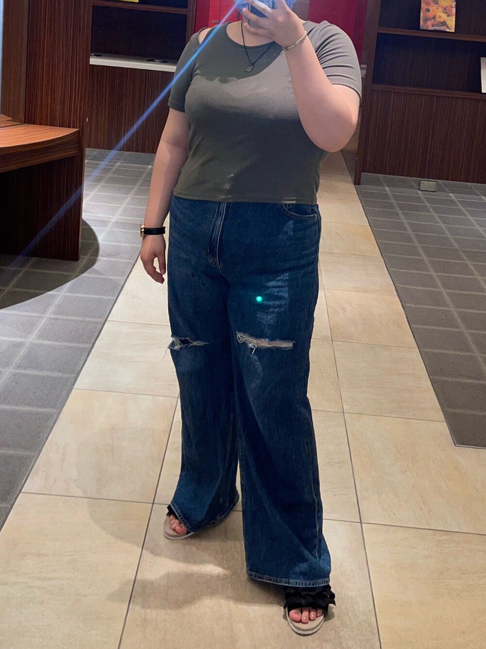 「GUのアイテム（デニムパンツ、ブルー系）」を使った、miyuuさん（レディース・164cm）の夏コーディネートの1枚目の写真
