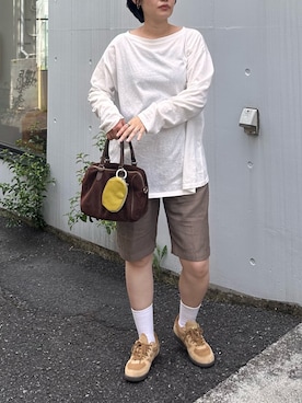 「russet（ラシット）のソフトレザーカラビナ付き横長ポーチ（チャーム、グリーン系）」を使った、oshimaanさん（レディース・158cm）の夏コーディネート