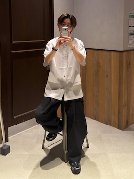 「RAGEBLUE（レイジブルー）のDESIGN SEAM WIDE CURVE PANTS/デザインシームワイドカーブパンツ（スラックス、ブラック系）」を使った、25a99さん（メンズ）の夏コーディネート