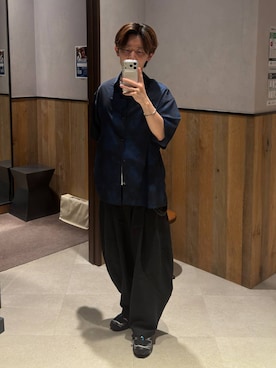 「RAGEBLUE（レイジブルー）のDESIGN SEAM WIDE CURVE PANTS/デザインシームワイドカーブパンツ（スラックス、ブラック系）」を使った、25a99さん（メンズ）の夏コーディネート