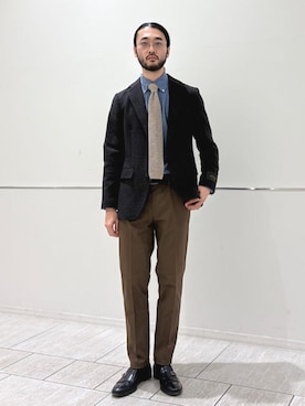 「シップス」｜「アイテム（スラックス）」を使った、室川さん（メンズ・178cm）の冬コーディネート