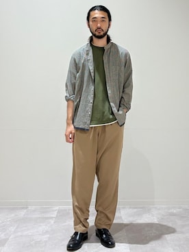 「シップス カラーズ」｜室川さん（メンズ・178cm）の秋コーディネート