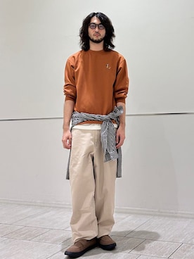 「SHIPS（シップス）のアイテム（その他パンツ）」を使った、室川さん（メンズ・178cm）の秋コーディネート