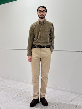 「アイテム（ビジネスシャツ）」を使った、室川さん（メンズ・178cm）の秋コーディネート