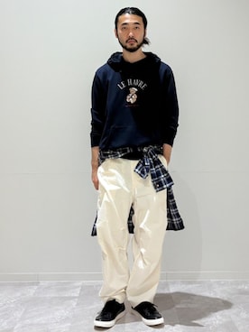 「シップス カラーズ」｜室川さん（メンズ・178cm）の秋コーディネート