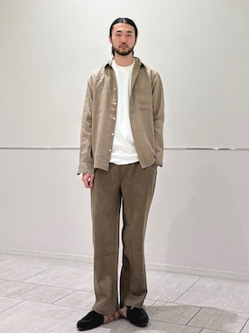 「SHIPS Colors（シップス カラーズ）のSHIPS Colors:ラミー 100% シャツ（シャツ/ブラウス、ベージュ系）」を使った、室川さん（メンズ・178cm）の春コーディネート